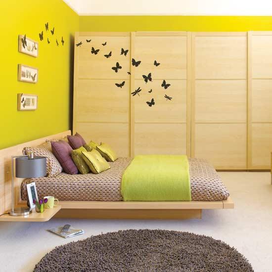 сочетание желтого и зеленого в спальне