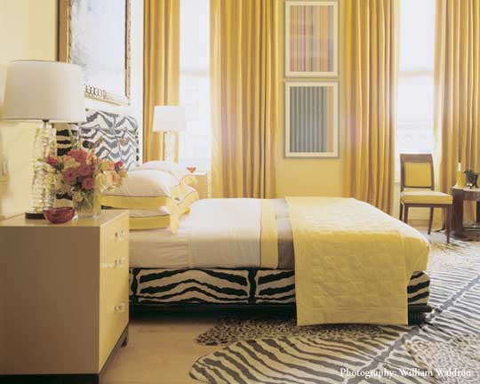 бледно желтая спальня