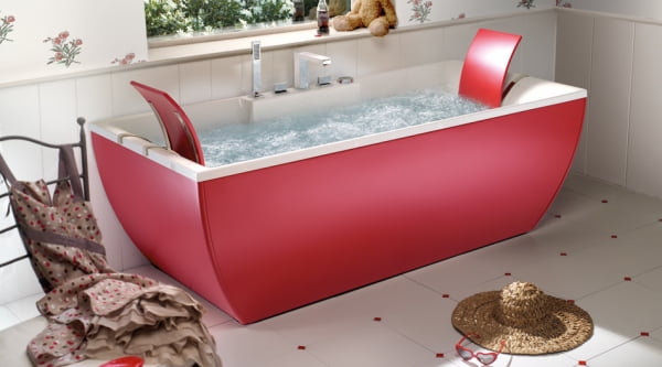 дизайнерская красная ванна