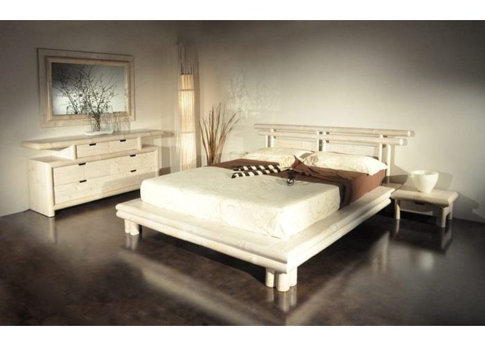 белая элегантная кровать