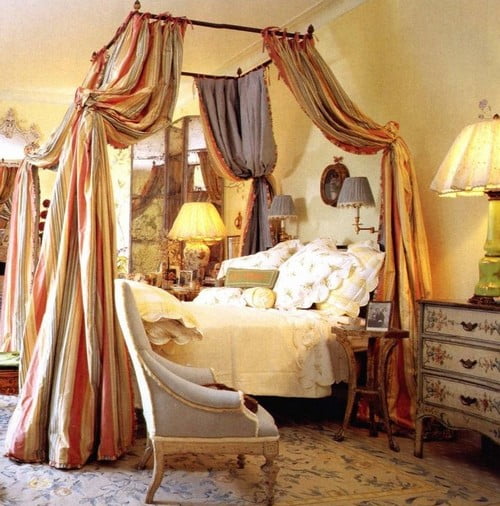 Спальня для взрослых: балдахины на кровать в разных стилях