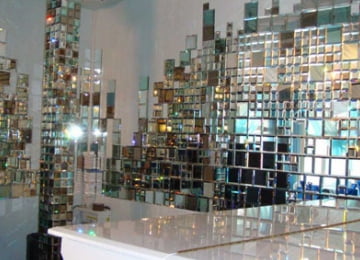 Зеркальная плитка в интерьере